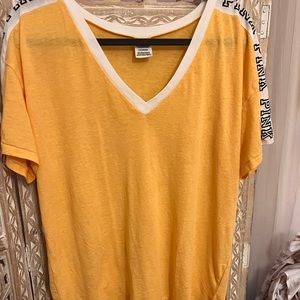 PINK Victoria’s Secret short sleeve tee!